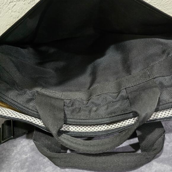 Targus Multi Purpose Black Work & Laptop Padded Messenger Travel Computer Bag - Picture 6 of 13